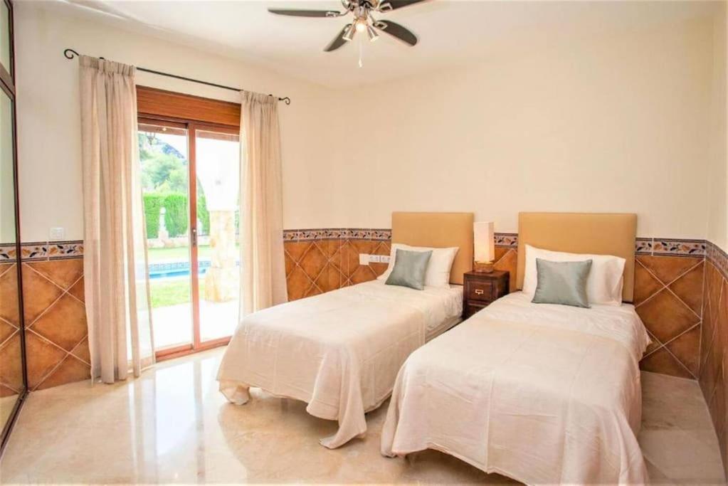 Summer Offers! Fabulous Luxury Villa Near The Beach Sleeps 8 ベナルマデナ エクステリア 写真