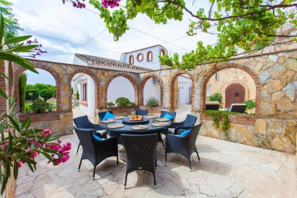 Summer Offers! Fabulous Luxury Villa Near The Beach Sleeps 8 ベナルマデナ エクステリア 写真
