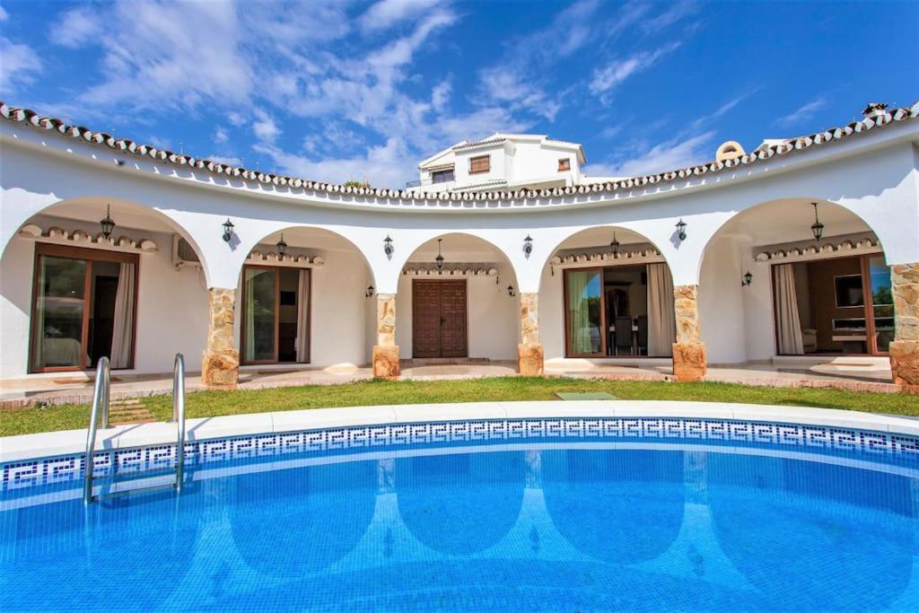 Summer Offers! Fabulous Luxury Villa Near The Beach Sleeps 8 ベナルマデナ エクステリア 写真