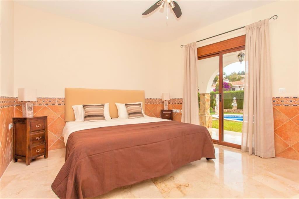 Summer Offers! Fabulous Luxury Villa Near The Beach Sleeps 8 ベナルマデナ エクステリア 写真